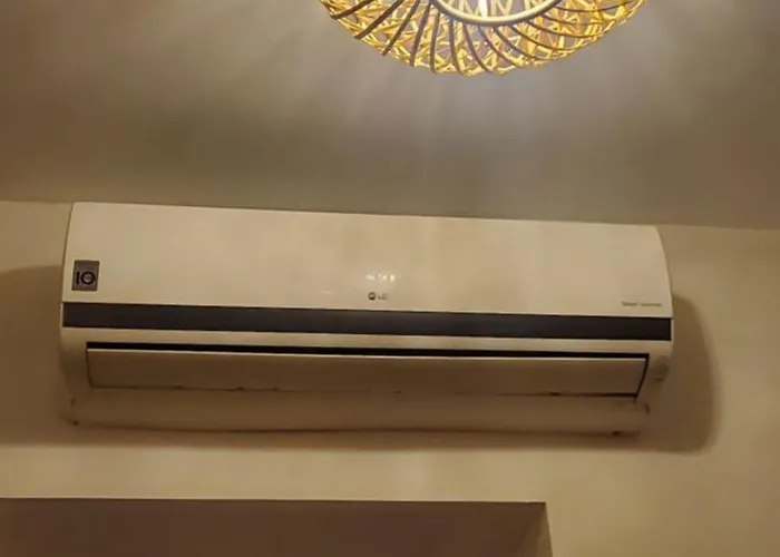 Aparthotel 81 Newport C5 5i Near Naia T3 Pool And Balcony Manila