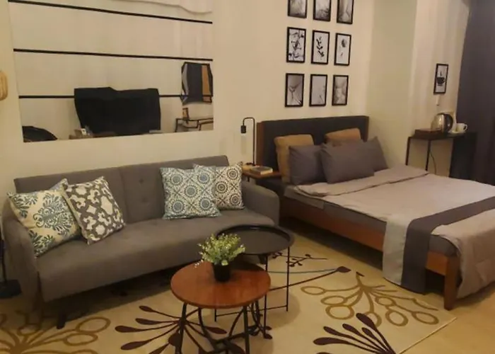 81 Newport C5 5i Near Naia T3 Pool And Balcony Manila